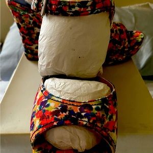 Gap women flowed print wedges size 10
